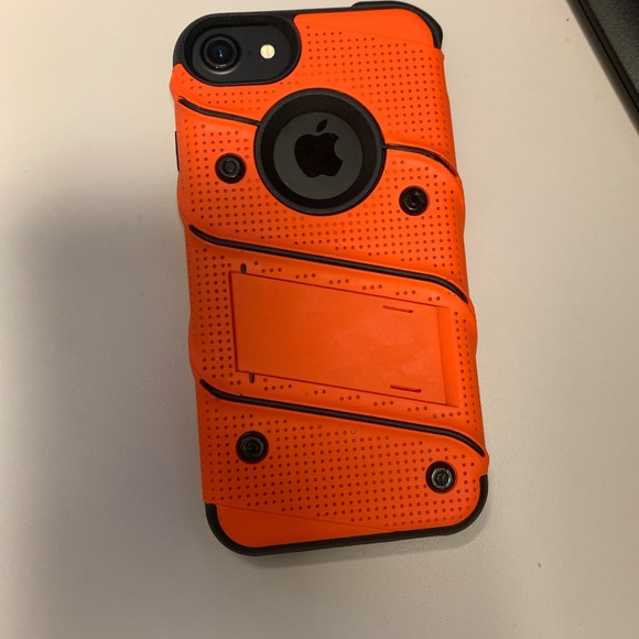 iPhone 7 Unlocked - Picture 3 of 5